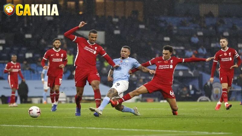 Đánh giá khách quan các yếu tố ngoài sân cỏ