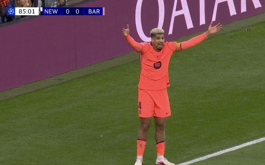 Barcelona áp đảo thế trận và vươn lên dẫn trước nhờ bàn mở tỷ số sớm