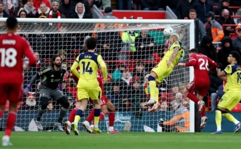 Alexander Isak chấn thương liên miên là yếu tố chính khiến Liverpool ghi bàn thấp